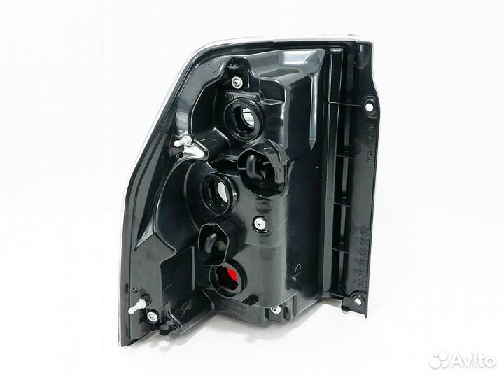 Фонарь правый задний в крыло Mitsubishi Pajero 4