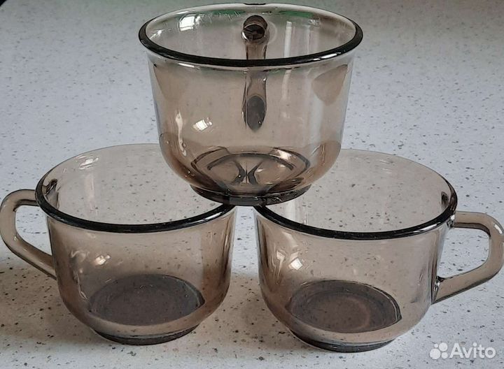 Кружки из коричневого стекла