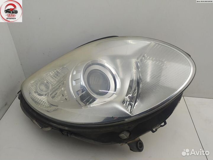 Фара правая б/у Mercedes W251 (R) 2518260291