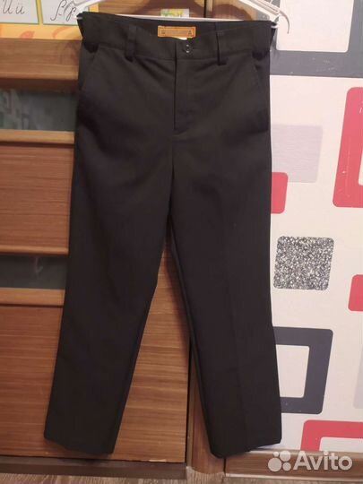 Школьные брюки и др. одежда для школы пакетом