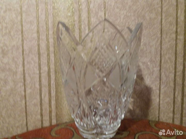 Хрустальная ваза