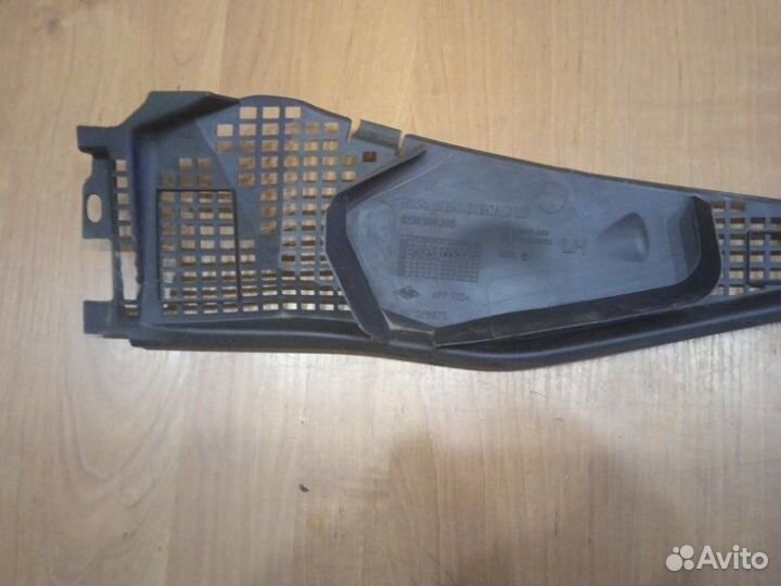 Решетка стеклооч. (планка под лобовое стекло