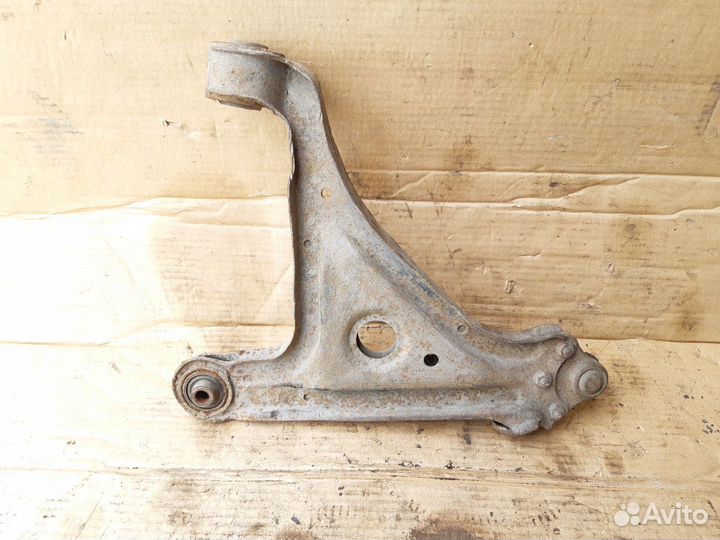 Рычаг передний Опель Омега Б