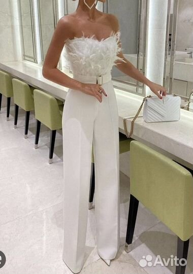 Комбинезон с перьями