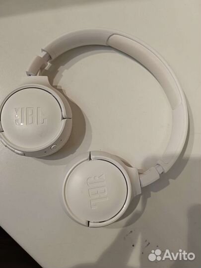 Беспроводные наушники jbl