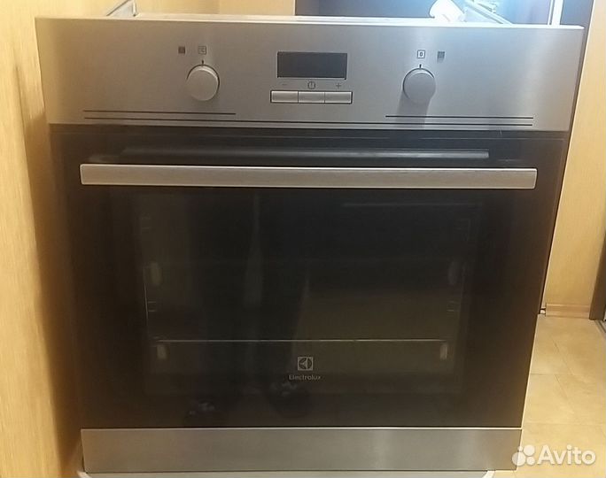 Встраиваемвй духовой шкаф Electrolux