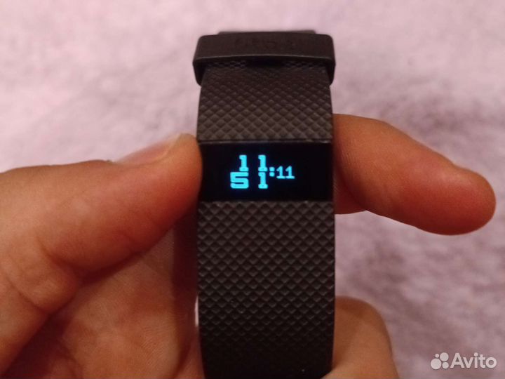 Часы fitbit charge hr