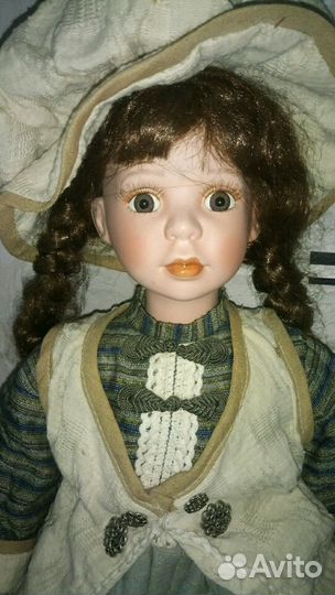 Большая немецкая фарфоровая кукла 60 см