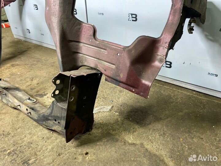 Передняя панель (телевизор) передняя Nissan