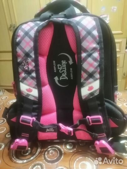 Рюкзак школьный для девочек фирмы Делуне