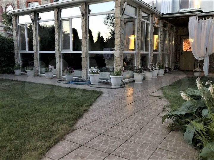 Дом 191,2 м² на участке 12,3 сот.