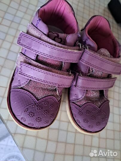 Ботинки демисезонные осенние и сандалии