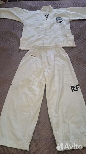 Форма для тхэквондо (добок)