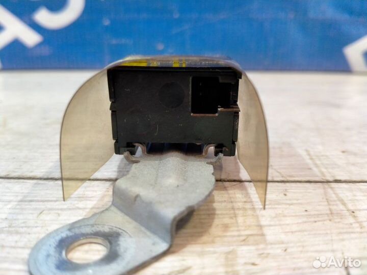 Датчик airbag Toyota Cresta JZX100 1jzge 1997.03