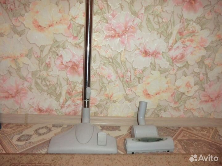 Пылесос Rolsen 1600W