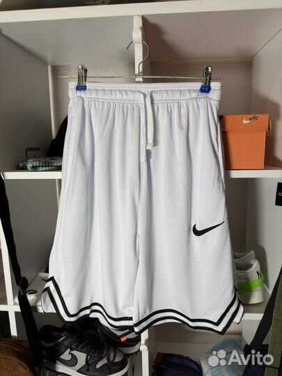 Шорты Nike белые