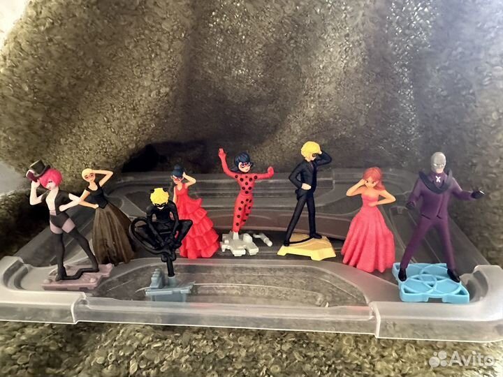 Леди Баг киндер фигурки