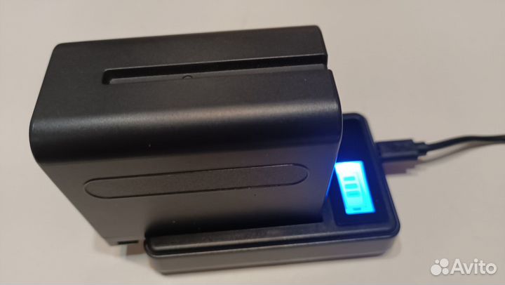 Зарядка для аккумуляторов Sony с ЖК экраном