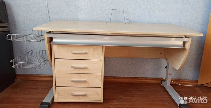 Растущая парта и стул бу