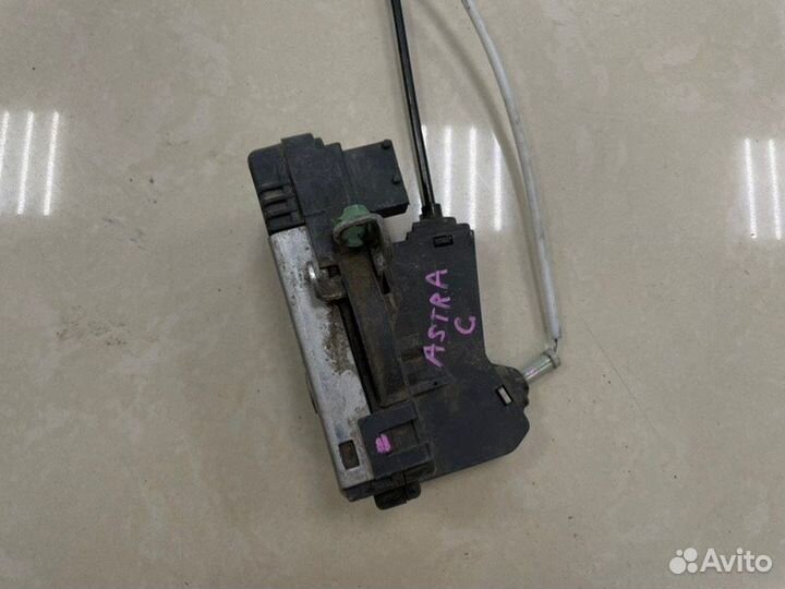 Замок боковой двери передний правый Opel Astra G