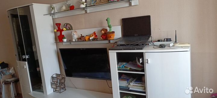 Стенка и Телевизор