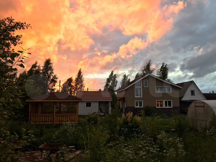 Дом 136 м² на участке 11 сот.