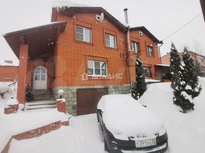 4-к. квартира, 162,6 м², 1/2 эт.