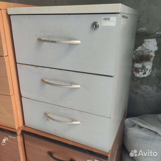 Тумбочки офисные б/у