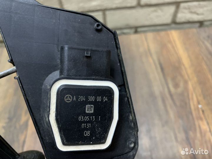 Mercedes Benz C Class W204 Педаль газа