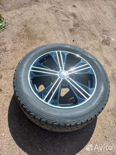 Колеса R16 с покрышками Nokian Hakkapeliitta R2