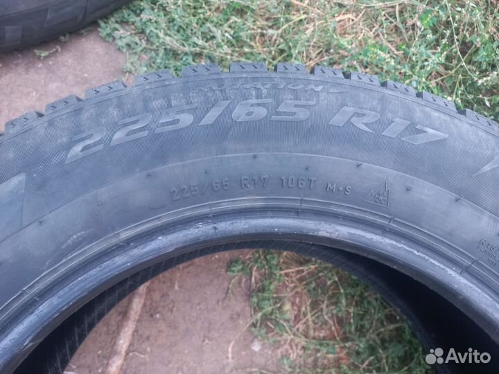 Pirelli Ice Zero 225/65 R17