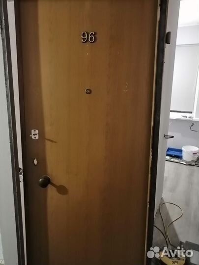 Дверь входная металлическая правая бу