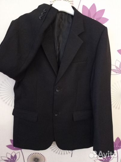 Пиджак для мальчика новый 158