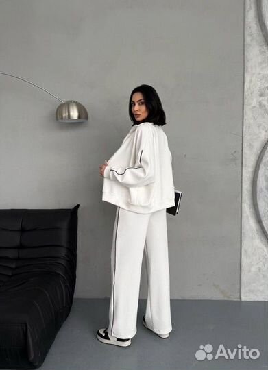 Костюм женский