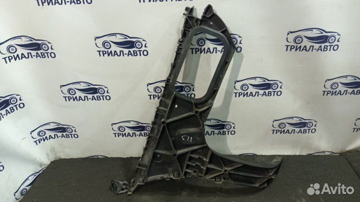 Кронштейн бампера Q7