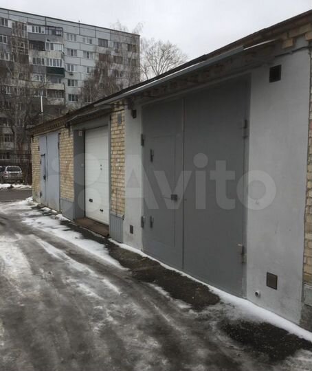 Гараж, > 30 м²