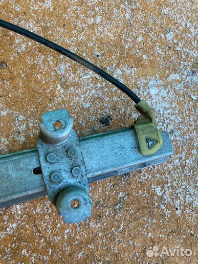 Стеклоподъемник пер левый Nissan Note 2006-2013 г