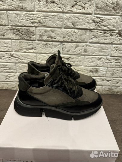 Кроссовки женские демисезонные