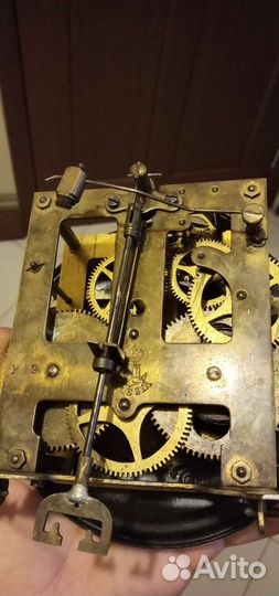 Старинные настенные часы с боем GB