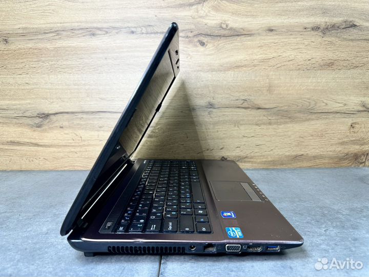 Asus K53 core i3 SSD 256gb radeon 7600 озу 8gb