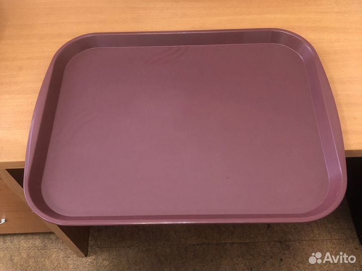 Поднос пластиковый