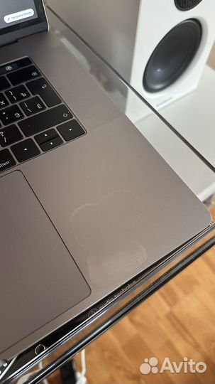 Macbook pro 15 2018 A1990