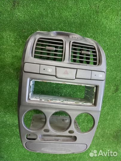 Консоль в салон Hyundai Accent 2000-2011