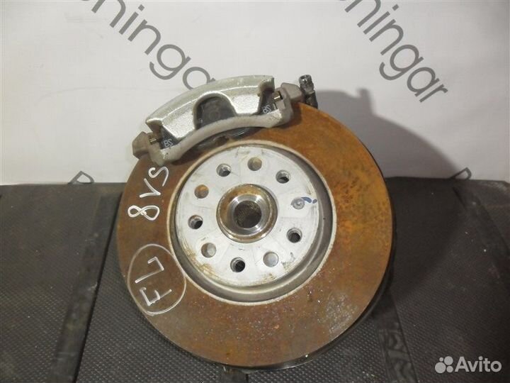 Ступица (кулак, цапфа) передняя левая Audi A3 8VS