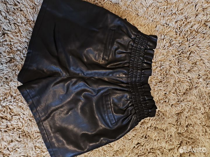 Шорты женские кожаные. 42-44 размер