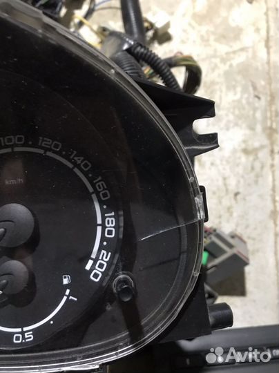 Щиток приборов priora 2