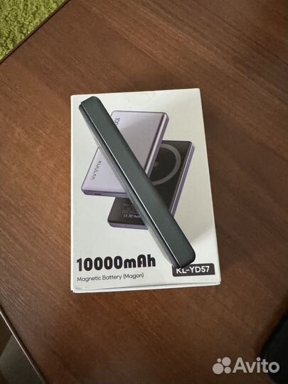 Павербанк с MagSafe 10000