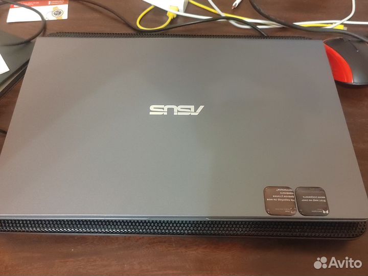 Ноутбук Asus 2021 года в отличном состоянии