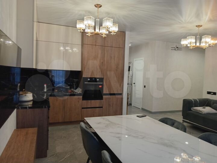 4-к. квартира, 80 м², 1/16 эт.