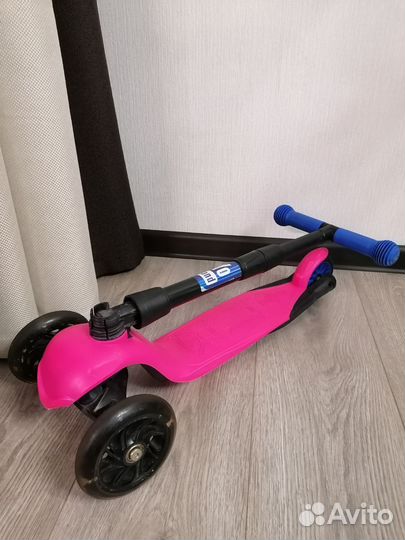 Самокат трехколесный